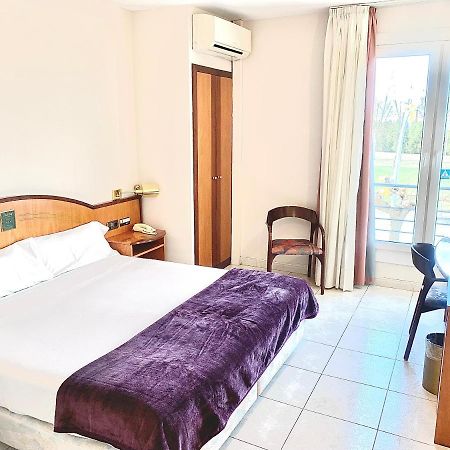 Hotel Arumi Santa Eugenia de Berga Экстерьер фото