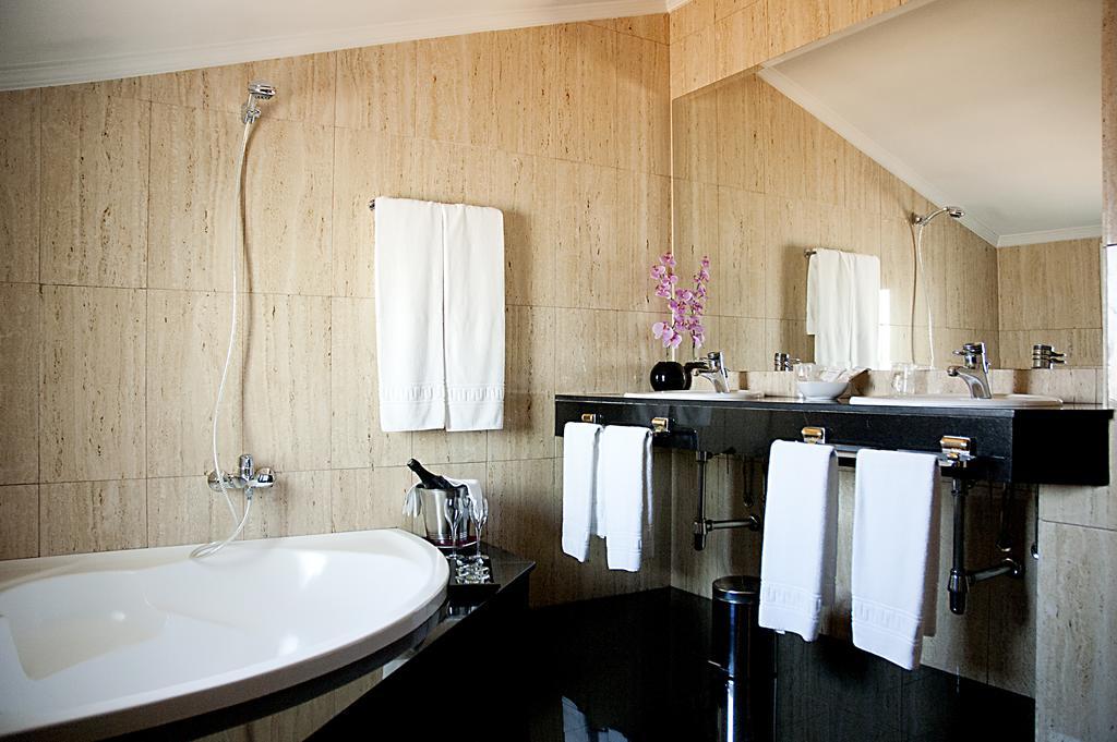 Hotel Arumi Santa Eugenia de Berga Номер фото