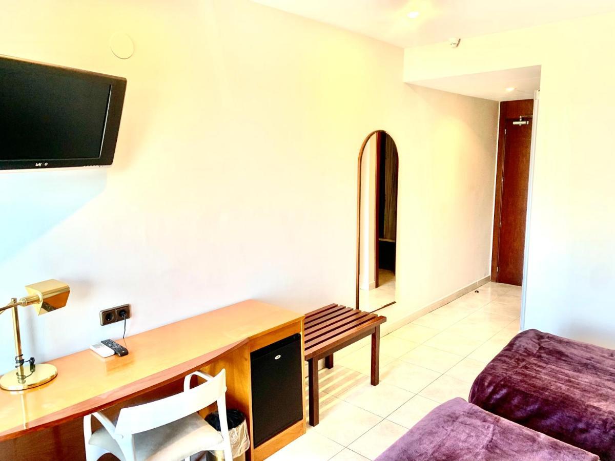 Hotel Arumi Santa Eugenia de Berga Экстерьер фото